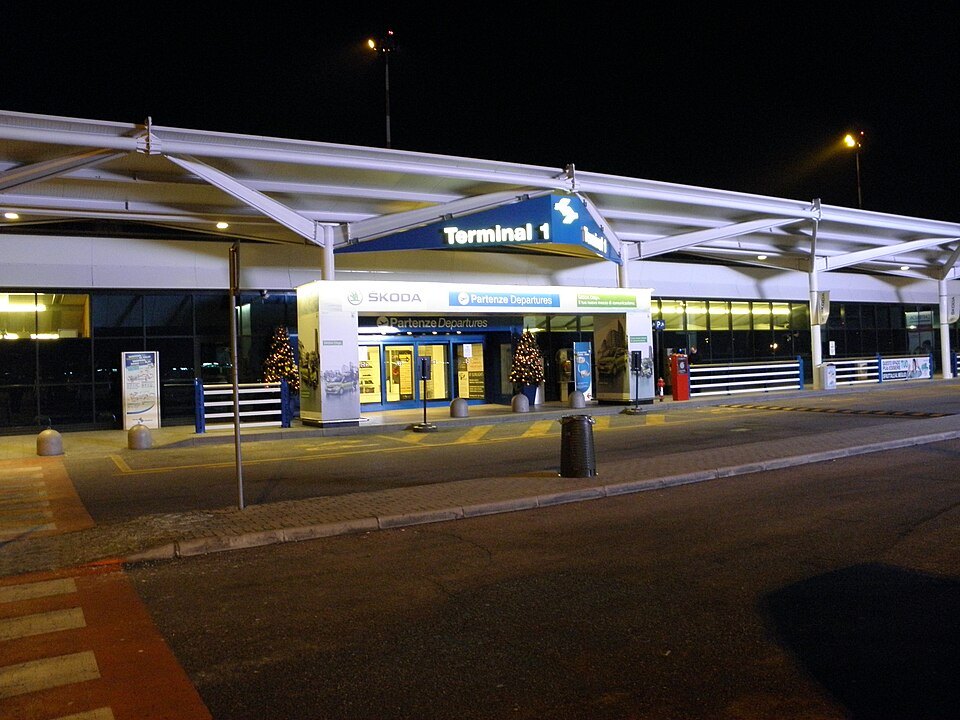 Terminal 1 at Verona Villafranca airport at night