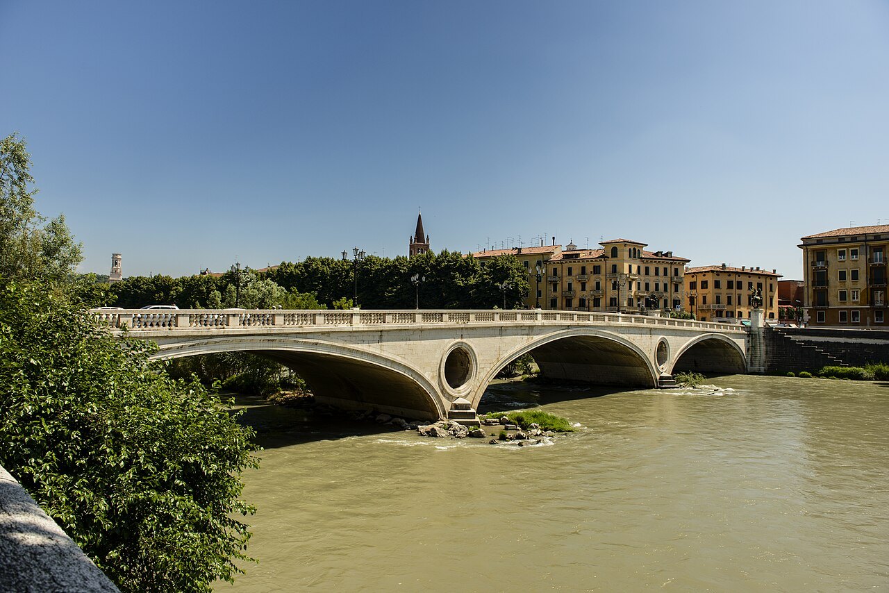 The Ponte della Vittoria over the Adige