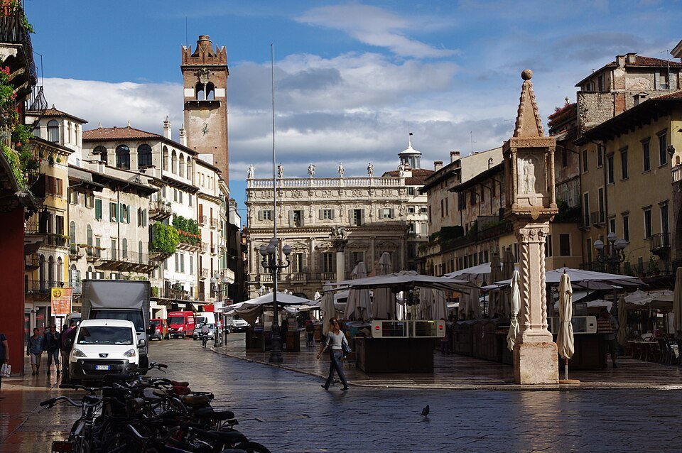 Palazzo Maffei at the end of the market square