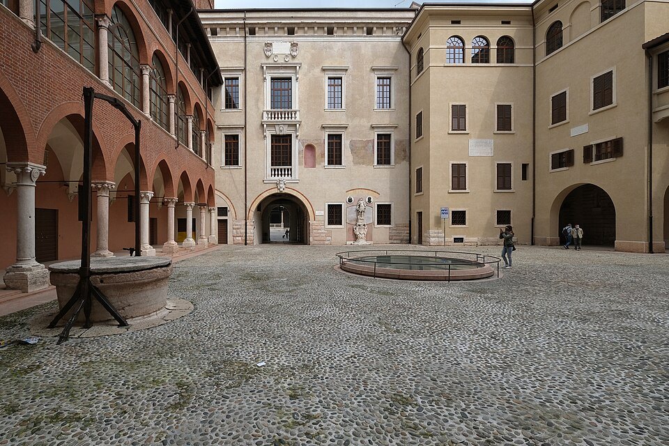 Piazza dei Signori