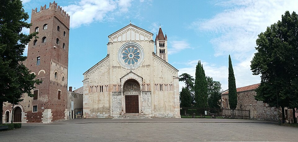 San Zeno Maggiore across its square