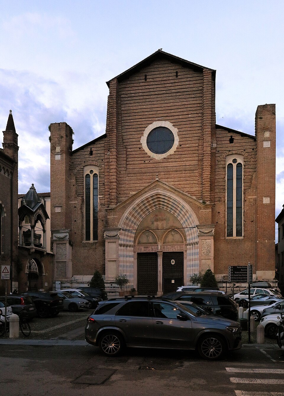 The west front with its round window